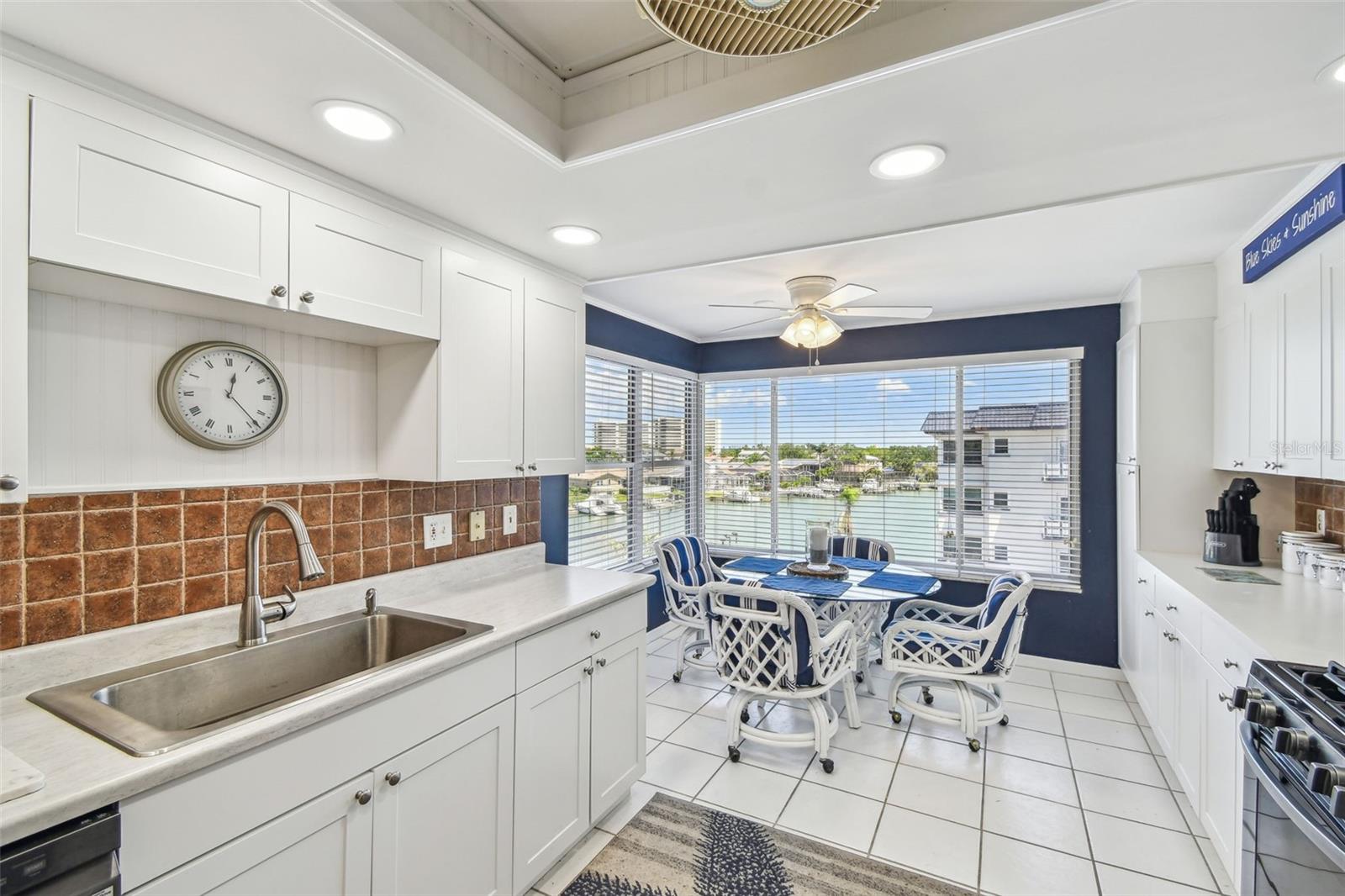 Image 11 of 59 For 5960 30th Avenue S 414