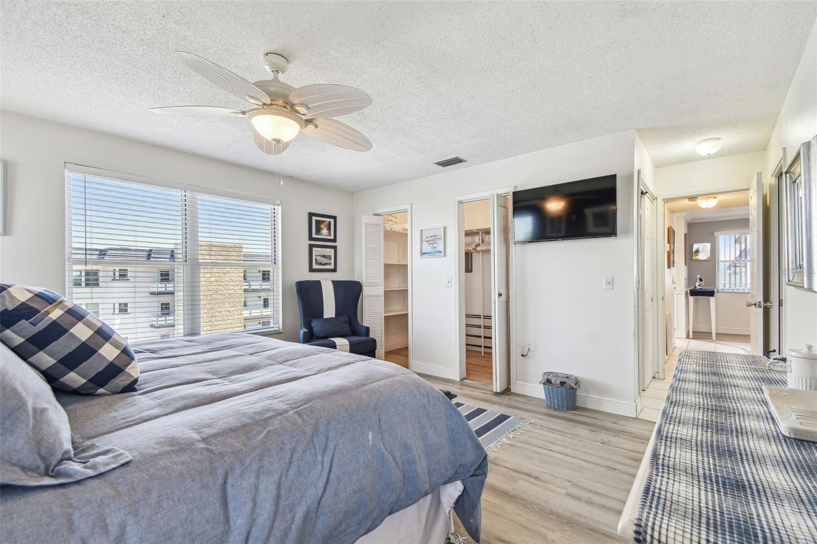 Image 34 of 59 For 5960 30th Avenue S 414