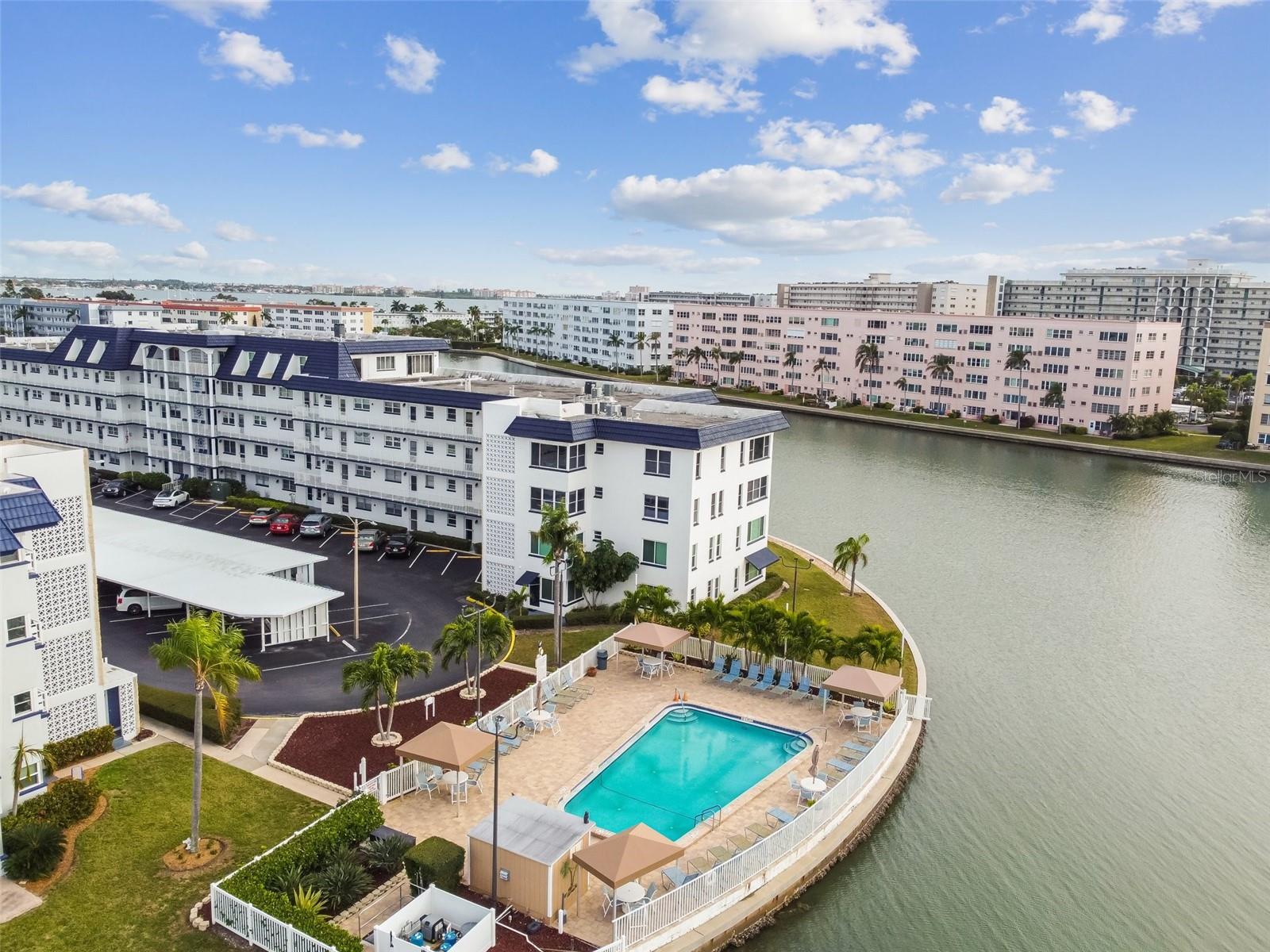 Image 5 of 59 For 5960 30th Avenue S 414