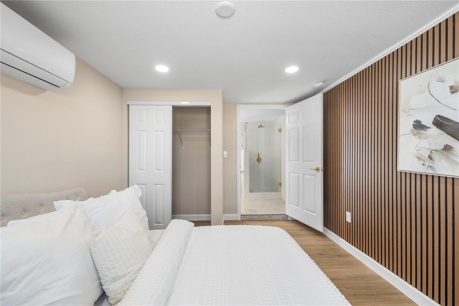 Image 13 of 39 For 3904 Crawford Street