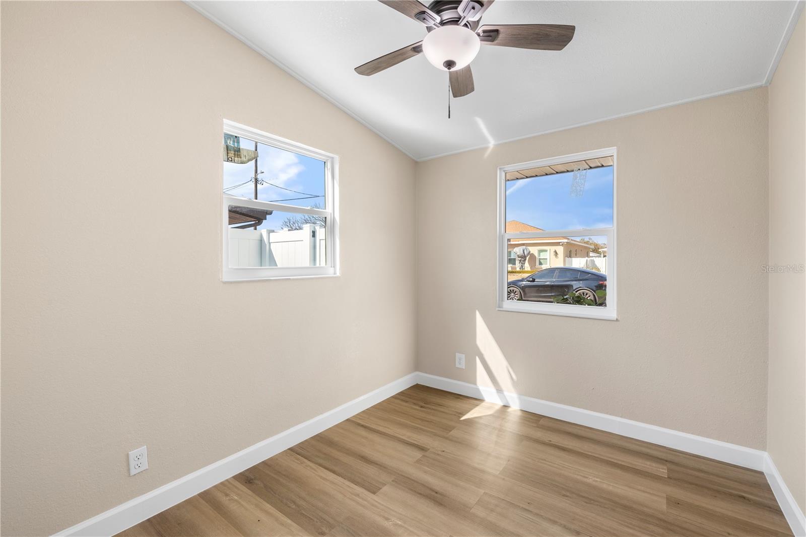 Image 20 of 39 For 3904 Crawford Street