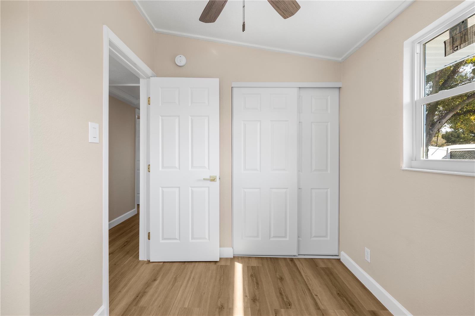 Image 23 of 39 For 3904 Crawford Street