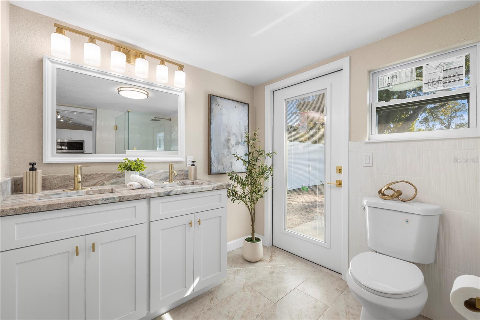 Image 7 of 39 For 3904 Crawford Street