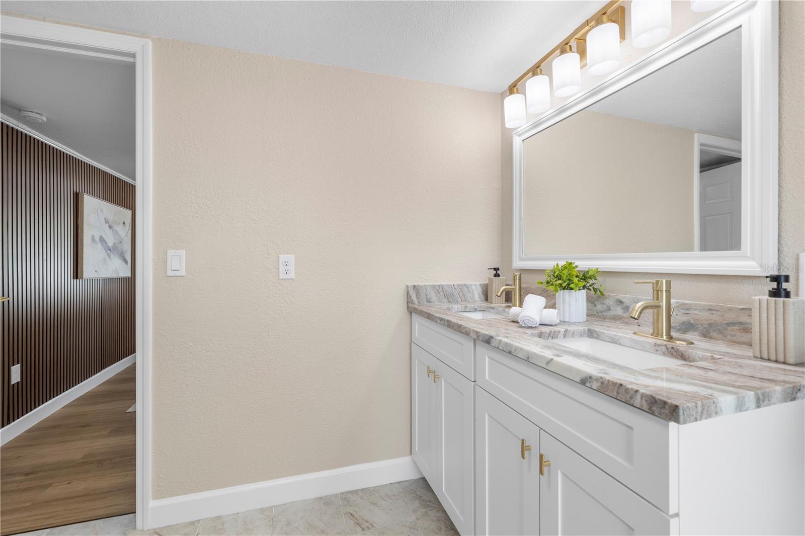 Image 9 of 39 For 3904 Crawford Street