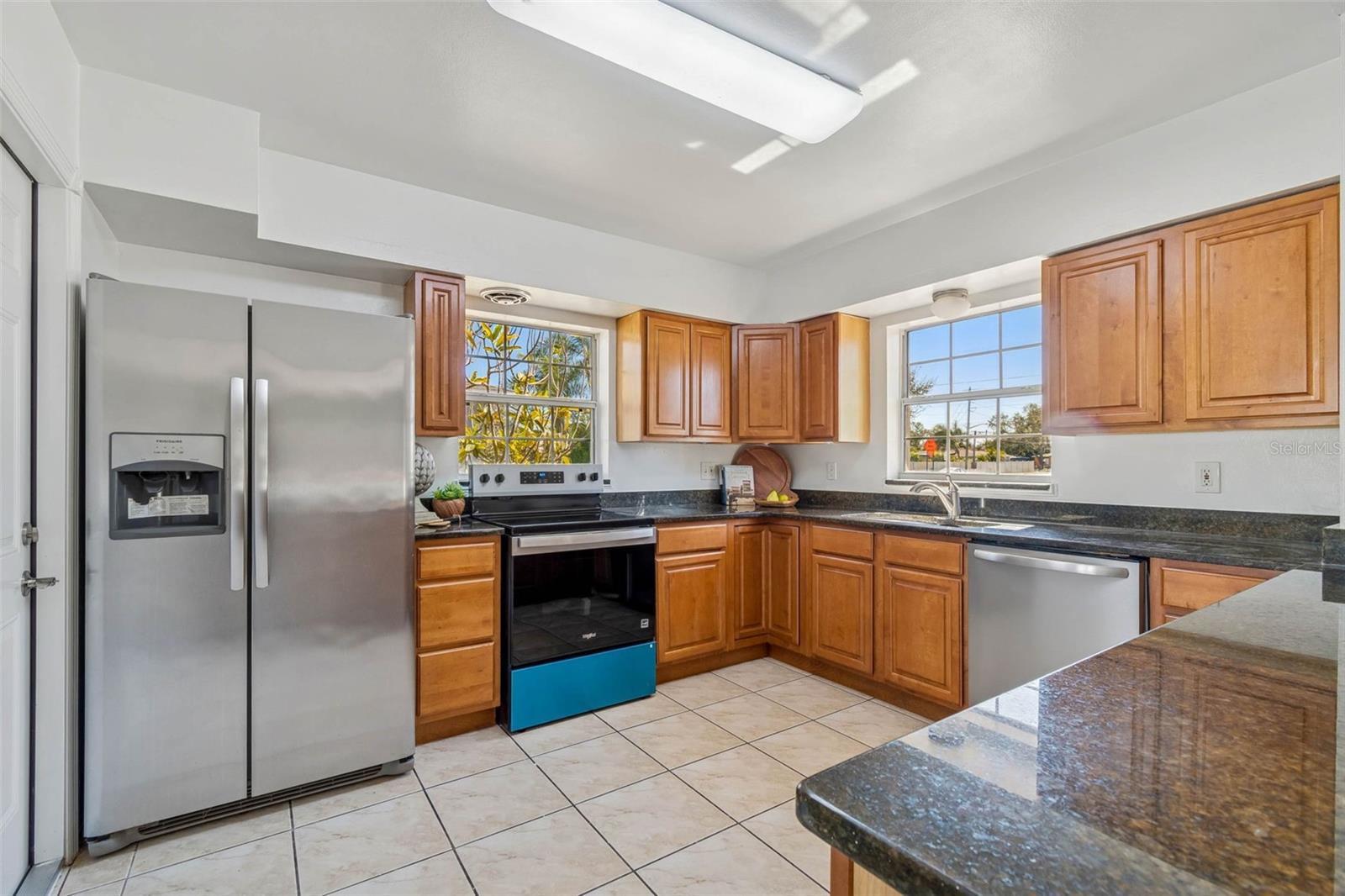 Image 12 of 46 For 6041 5th Avenue N