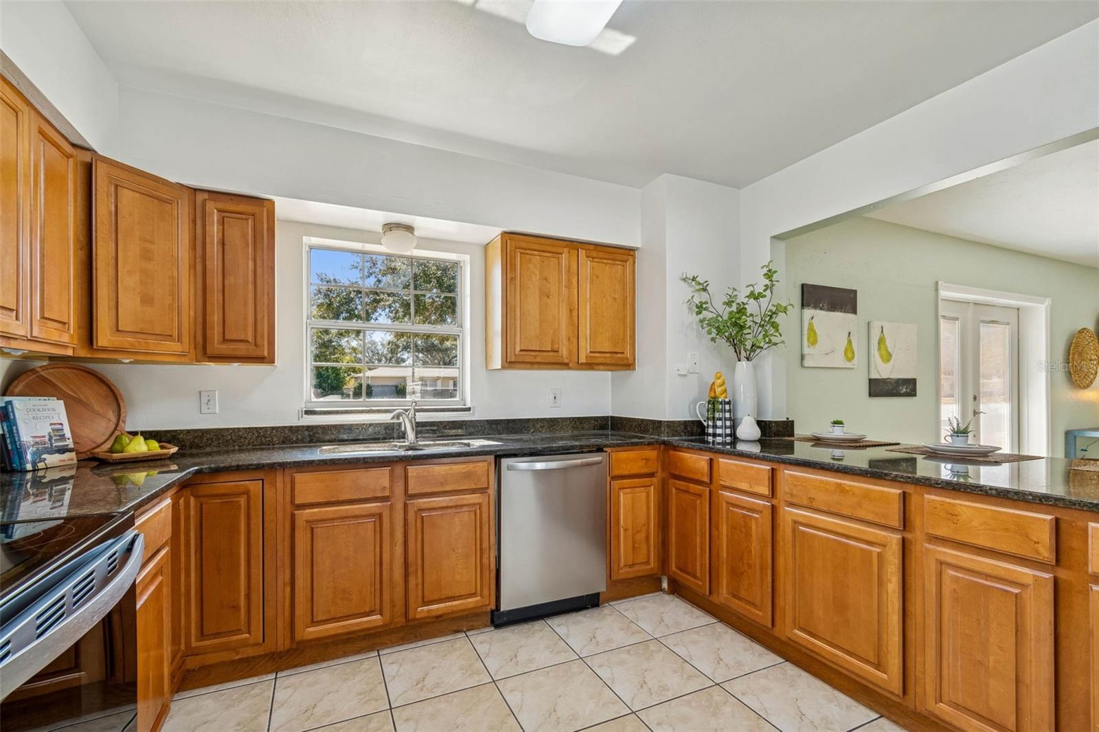 Image 13 of 46 For 6041 5th Avenue N