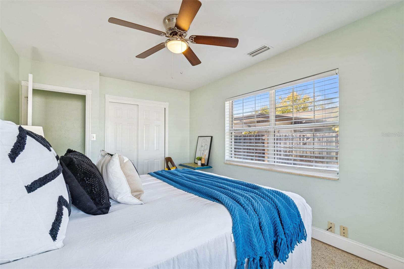 Image 23 of 46 For 6041 5th Avenue N