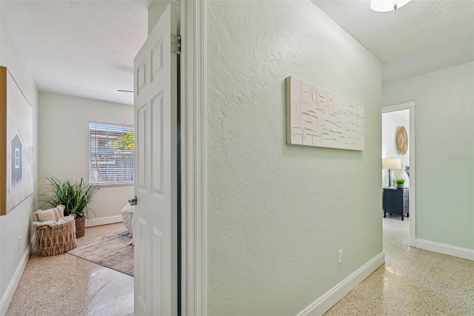 Image 27 of 46 For 6041 5th Avenue N