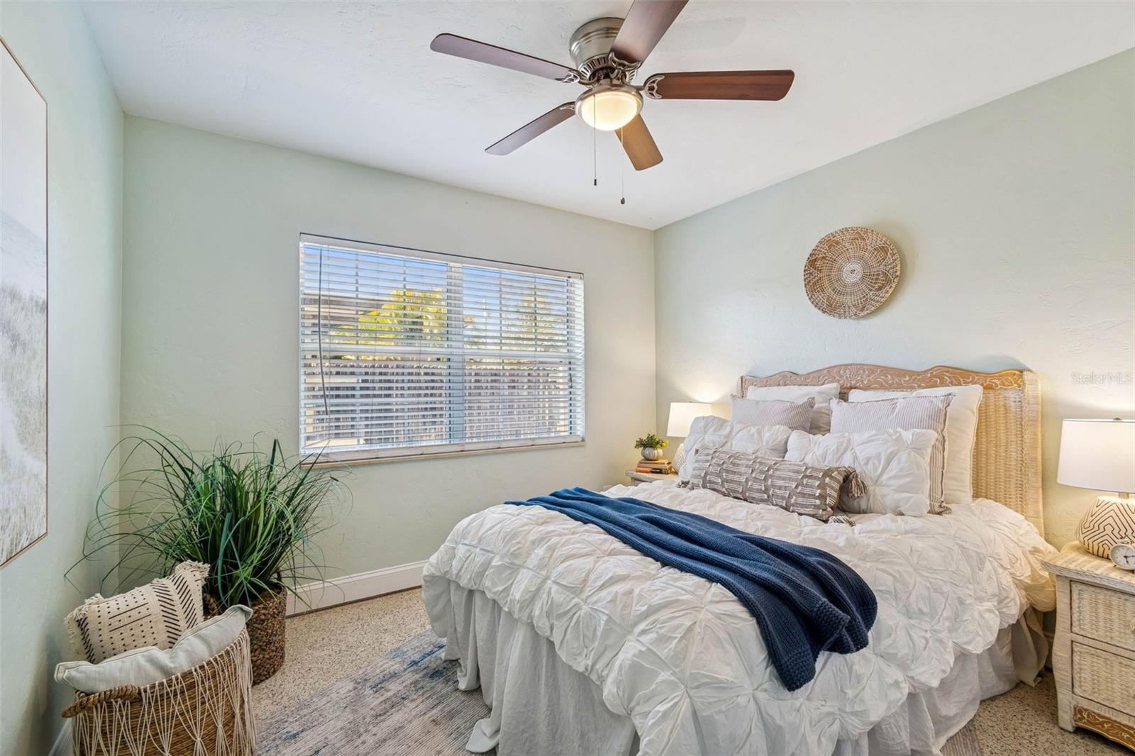 Image 28 of 46 For 6041 5th Avenue N