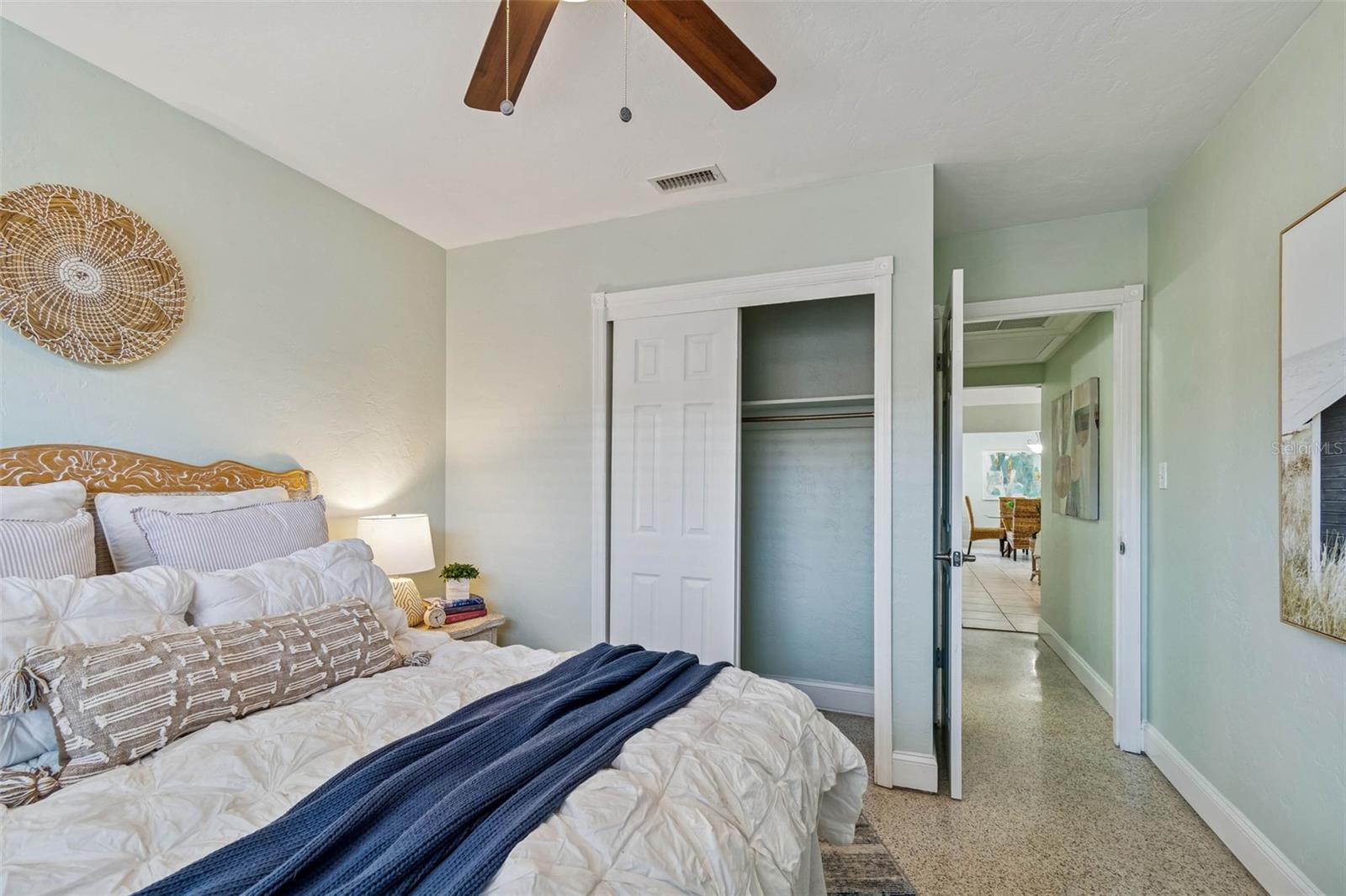 Image 29 of 46 For 6041 5th Avenue N