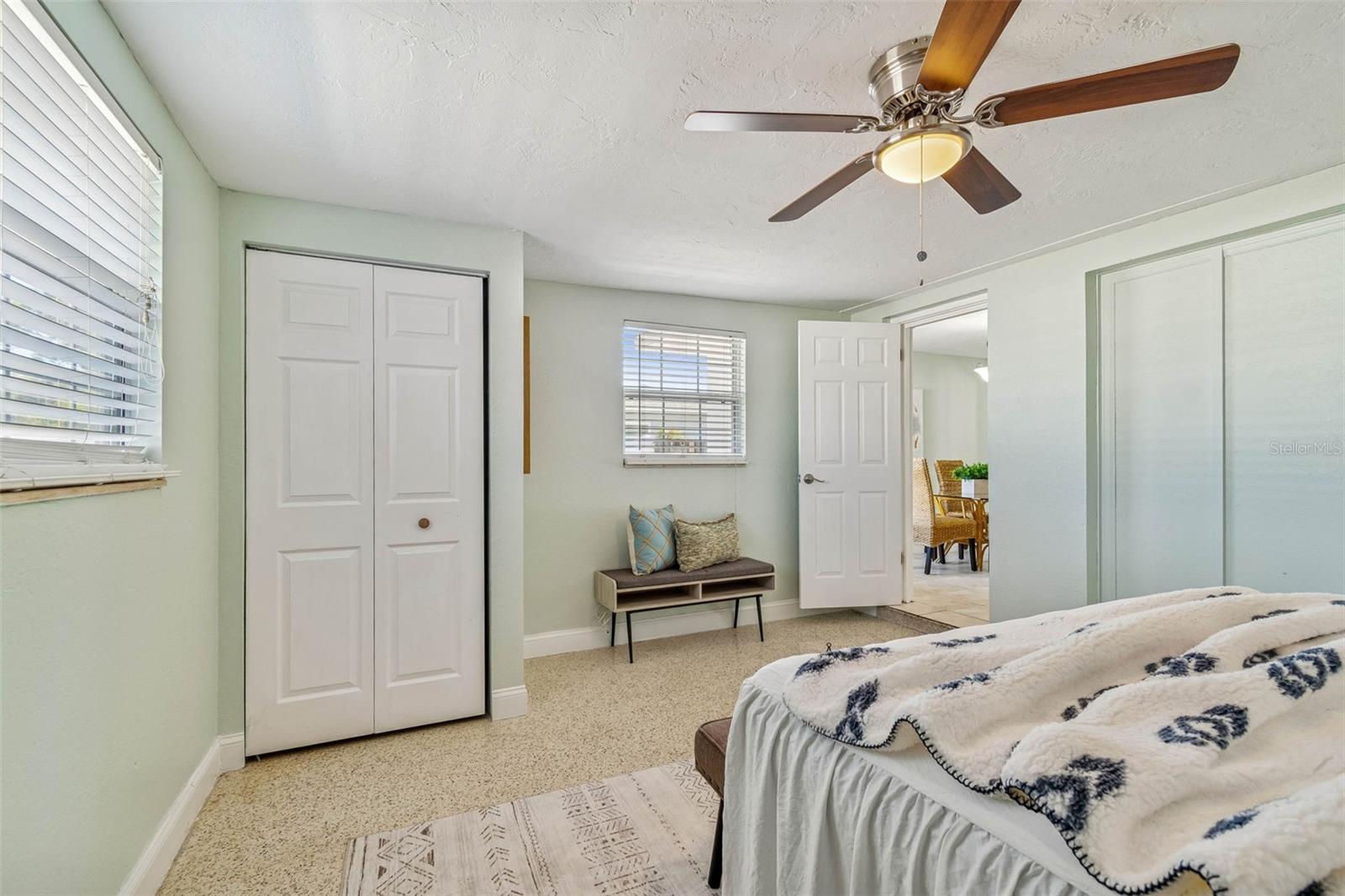 Image 33 of 46 For 6041 5th Avenue N