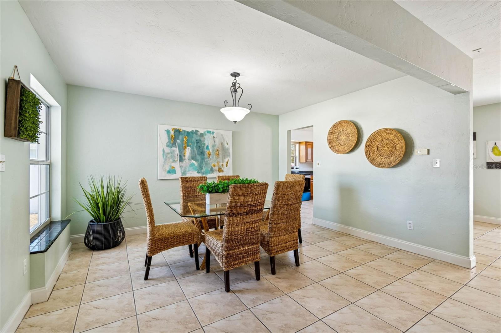 Image 8 of 46 For 6041 5th Avenue N