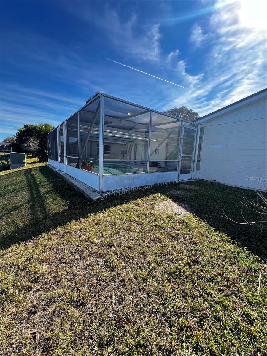 Image 11 of 14 For 7403 Populus Drive