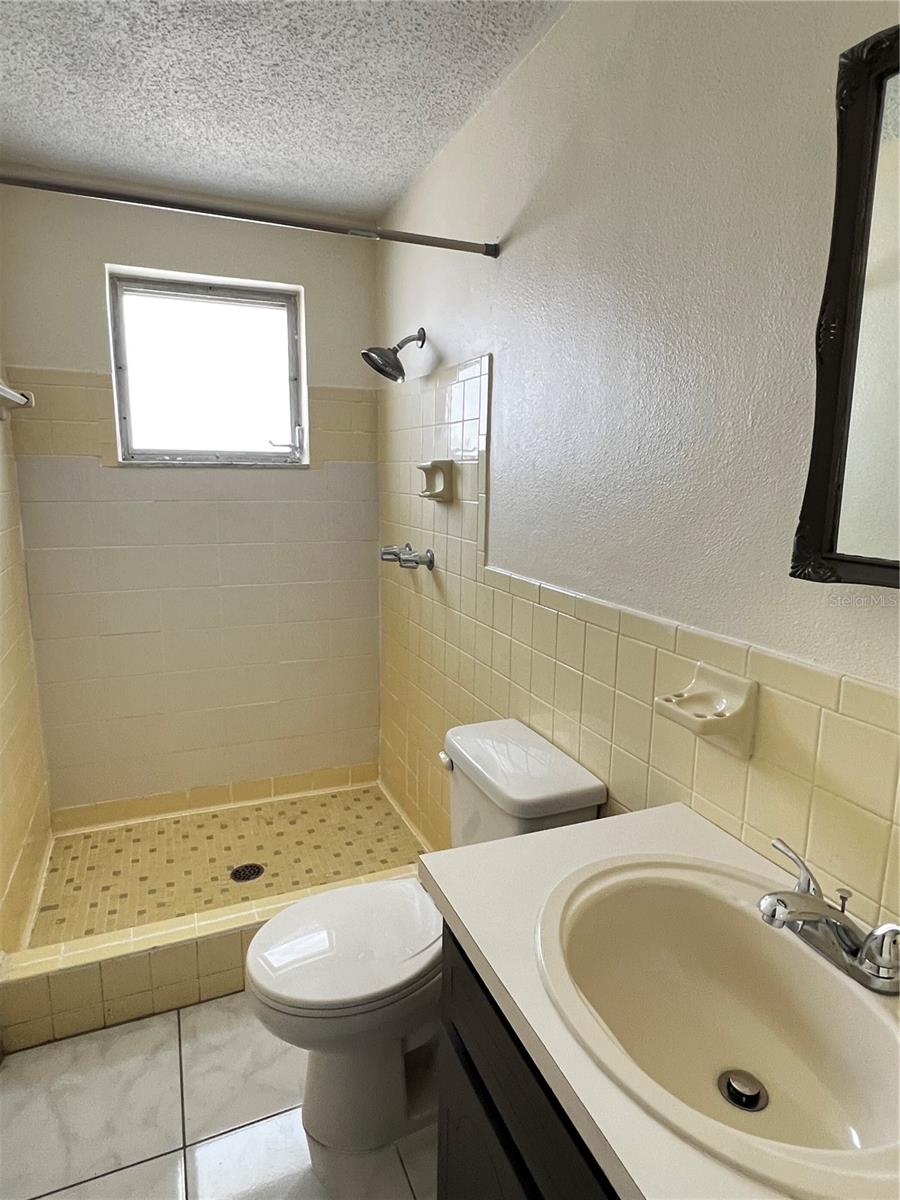 Image 4 of 14 For 7403 Populus Drive