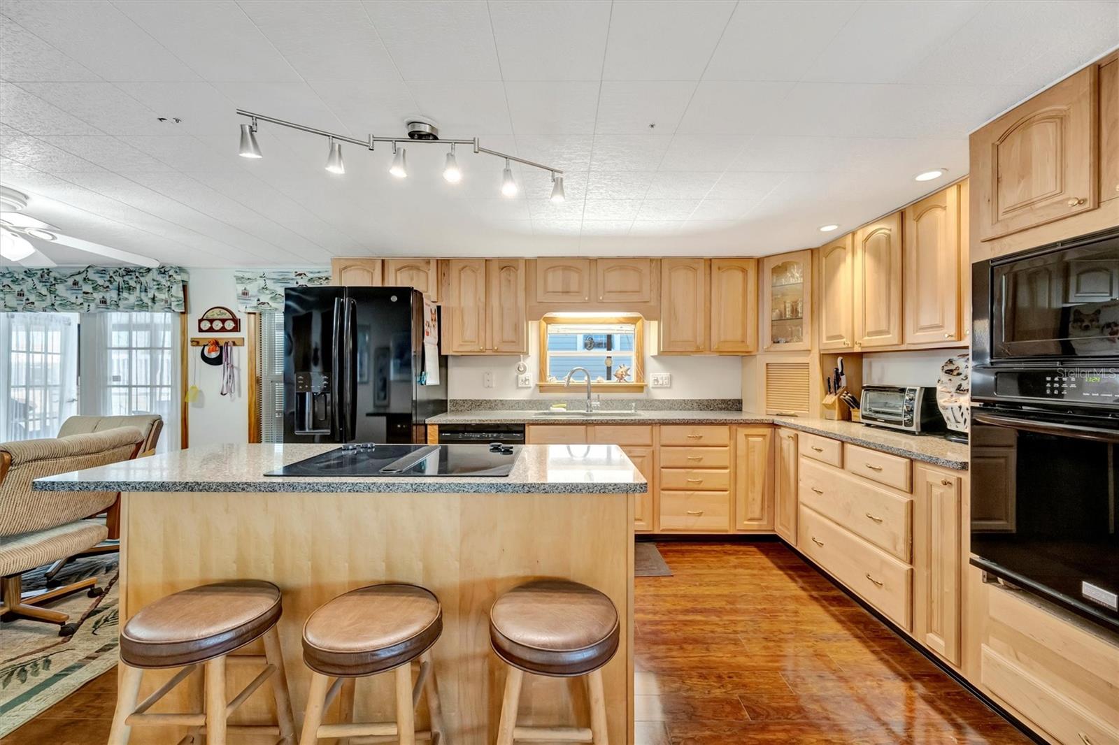 Image 12 of 57 For 132 Saint Lucia Loop