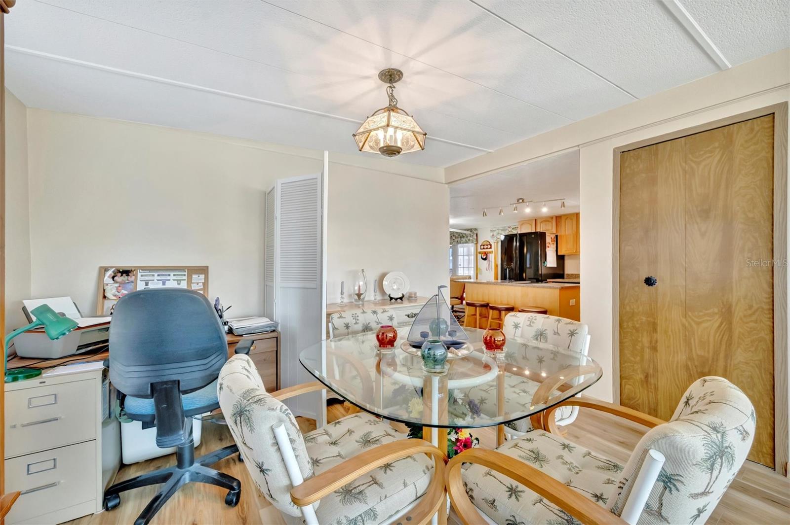 Image 18 of 57 For 132 Saint Lucia Loop