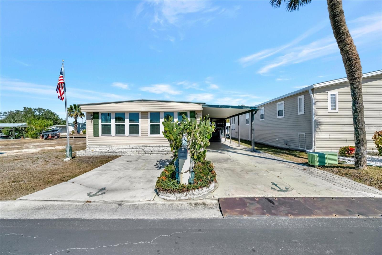 Image 2 of 57 For 132 Saint Lucia Loop