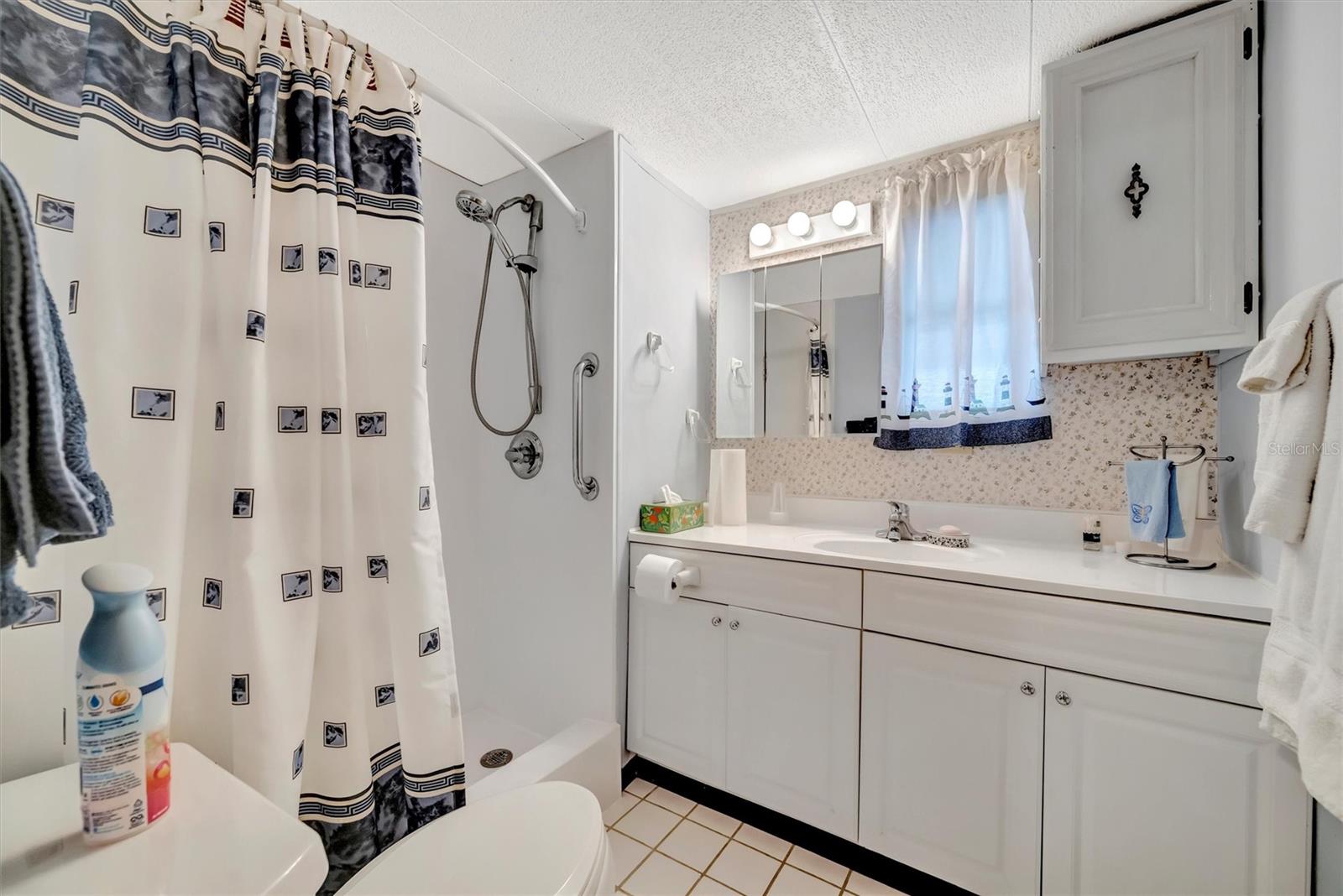 Image 28 of 57 For 132 Saint Lucia Loop