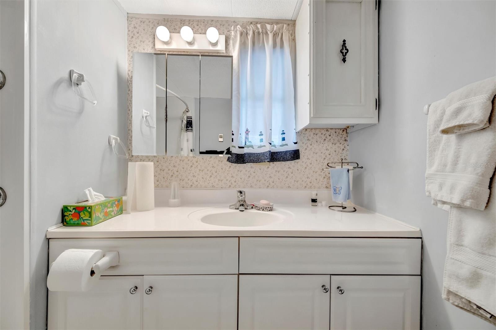 Image 30 of 57 For 132 Saint Lucia Loop