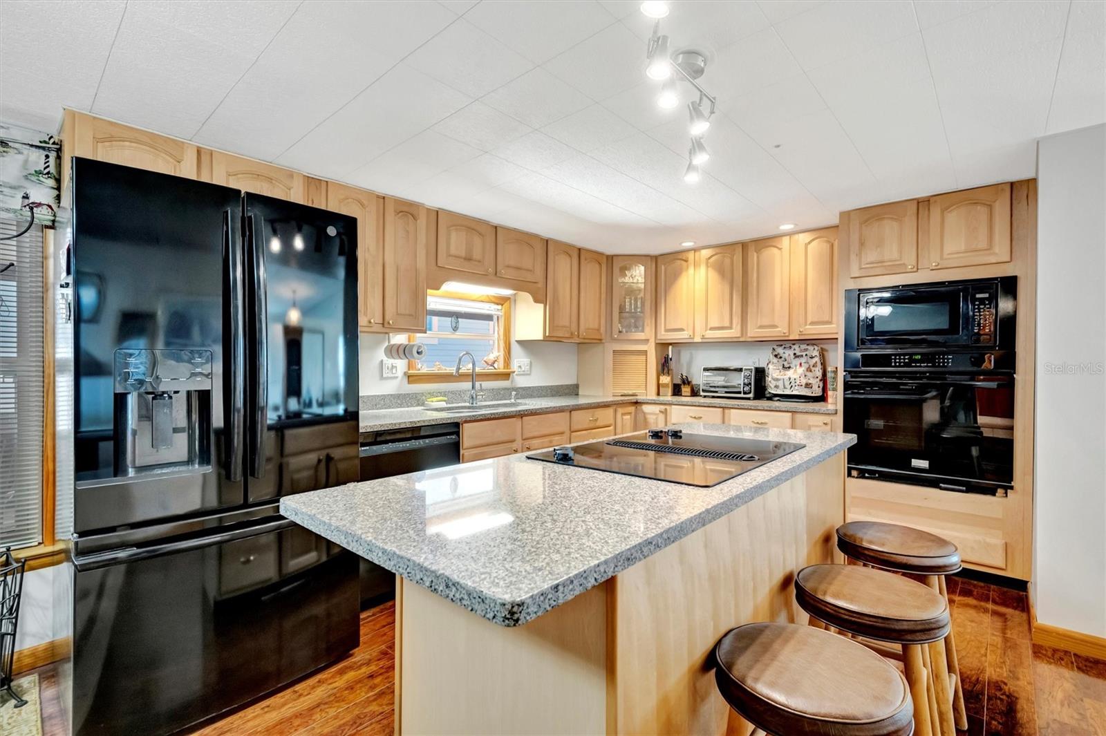 Image 4 of 57 For 132 Saint Lucia Loop