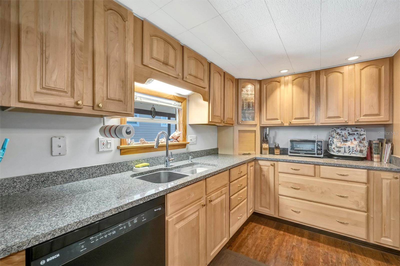 Image 6 of 57 For 132 Saint Lucia Loop