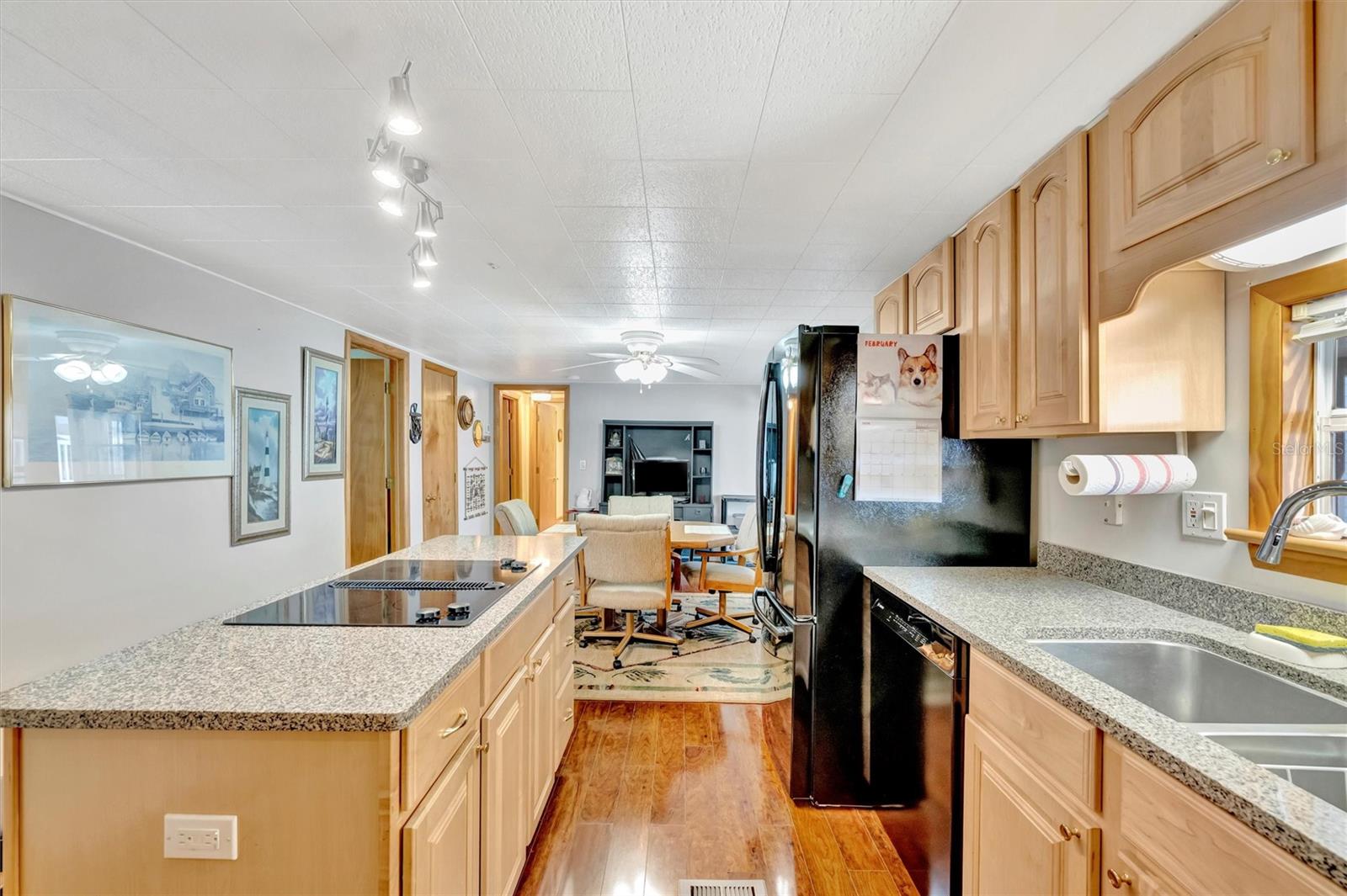 Image 9 of 57 For 132 Saint Lucia Loop