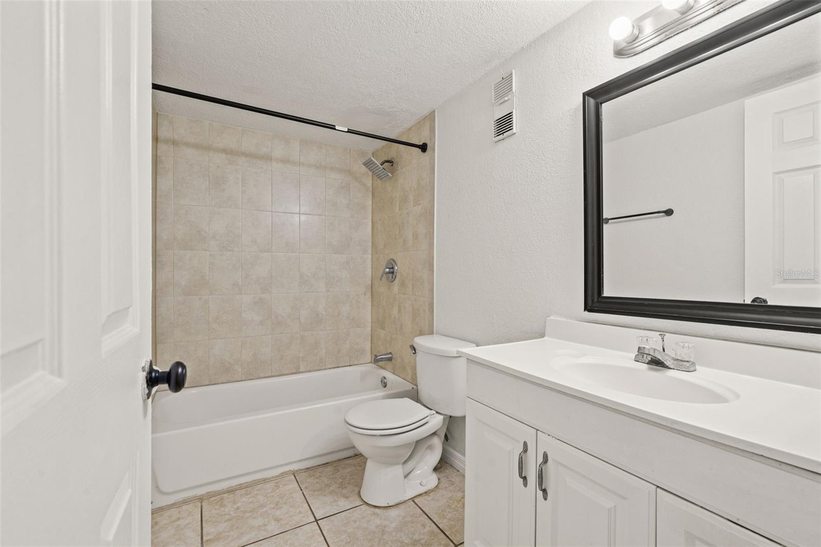 Image 10 of 20 For 14415 American Circle  104