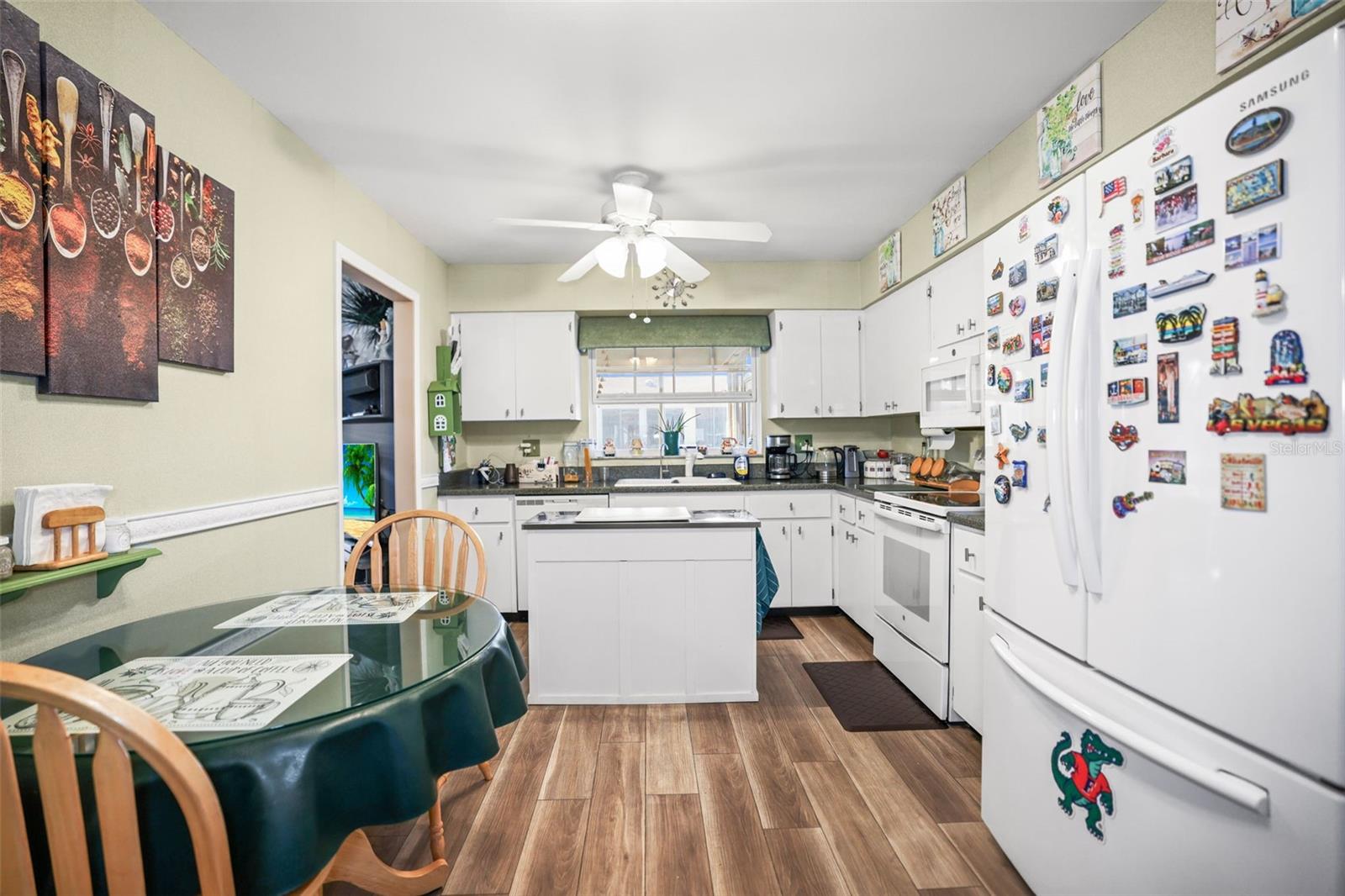 Image 7 of 20 For 2790 Lomond Drive