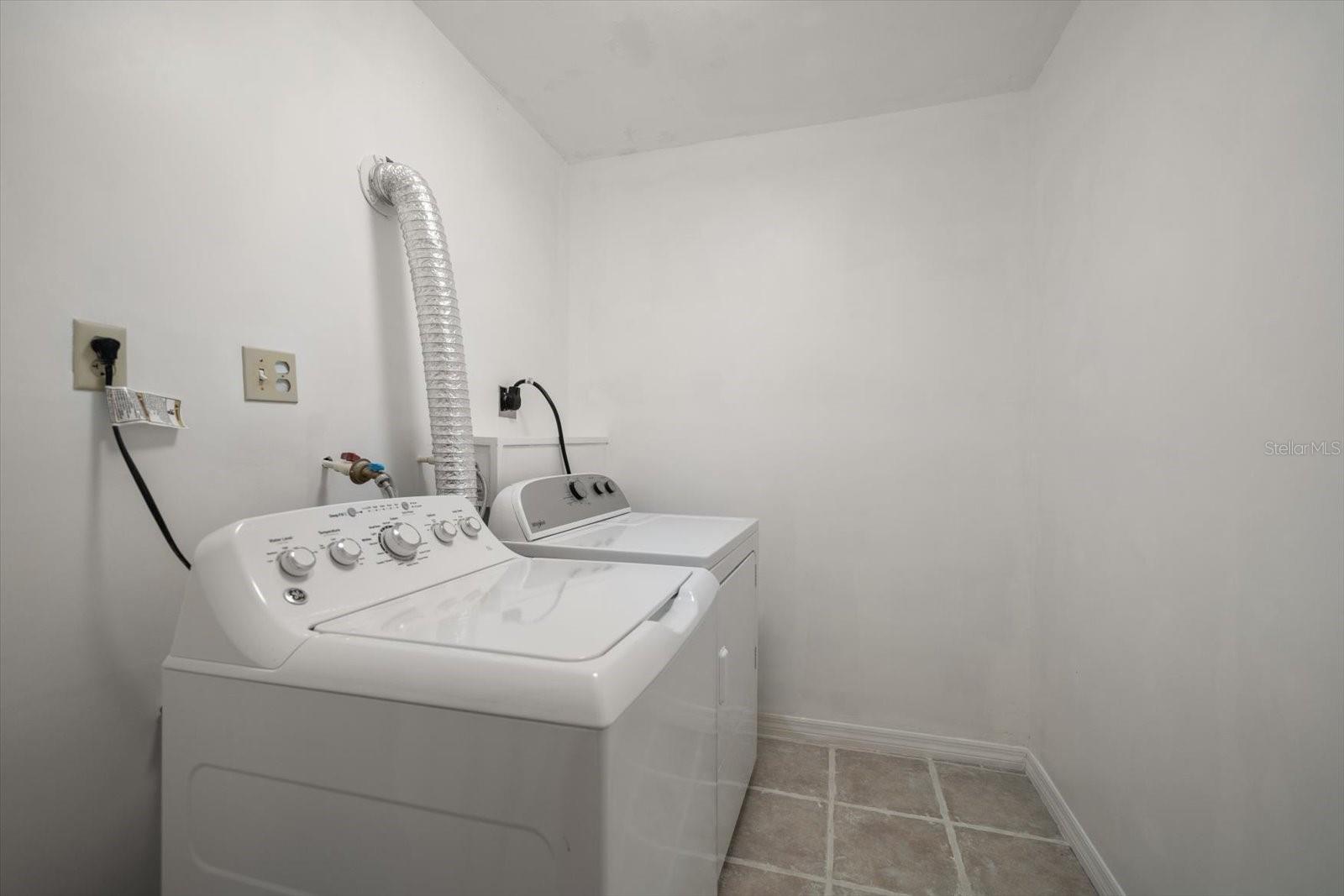 Image 22 of 35 For 43 Edgewater Drive