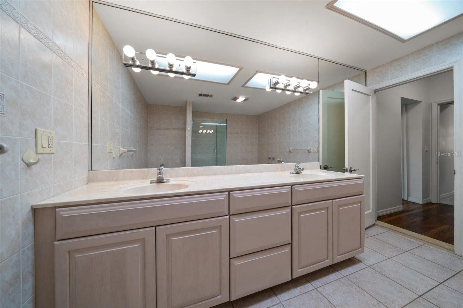 Image 26 of 35 For 43 Edgewater Drive