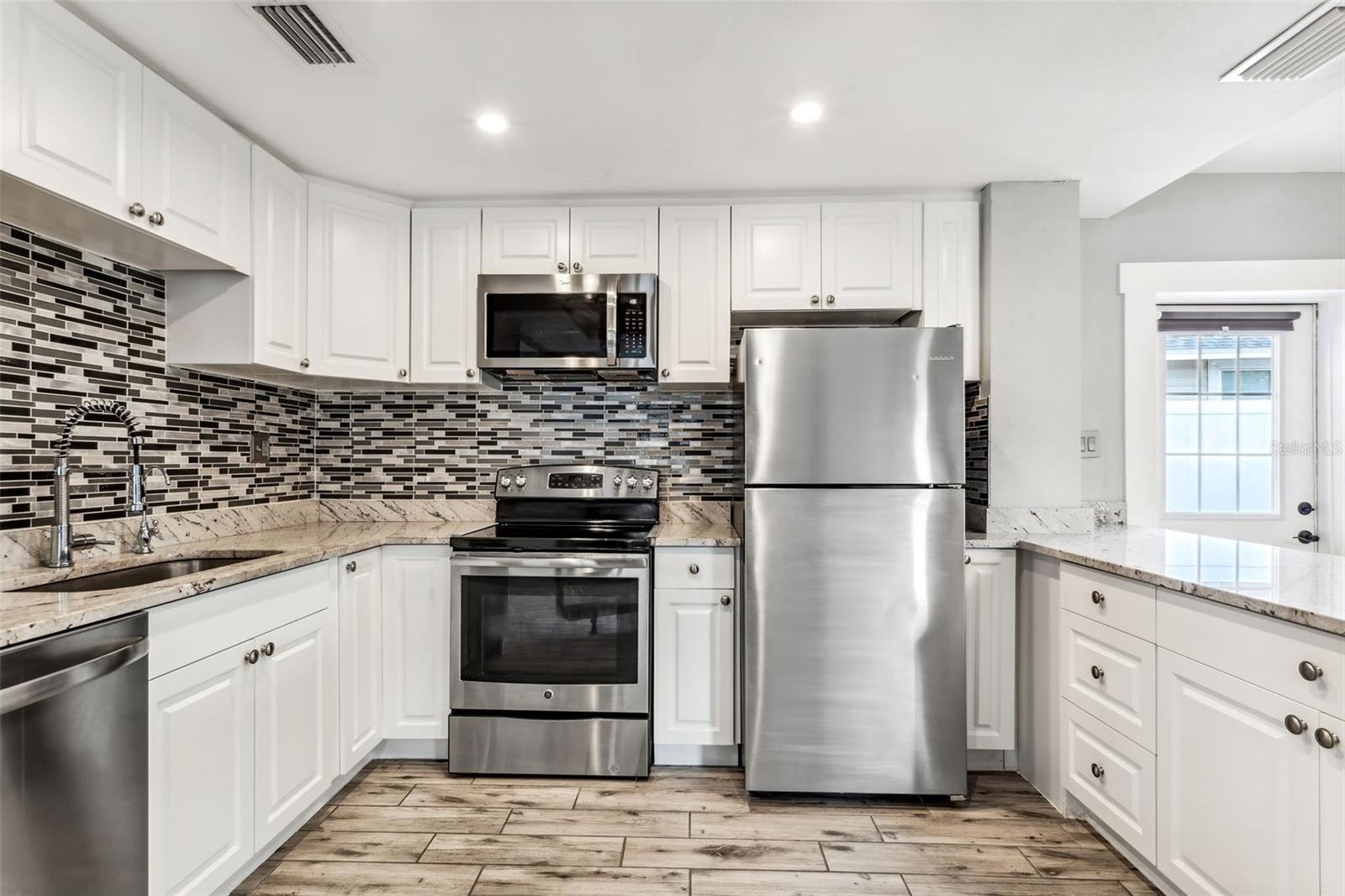 Image 10 of 25 For 1159 35th Avenue N