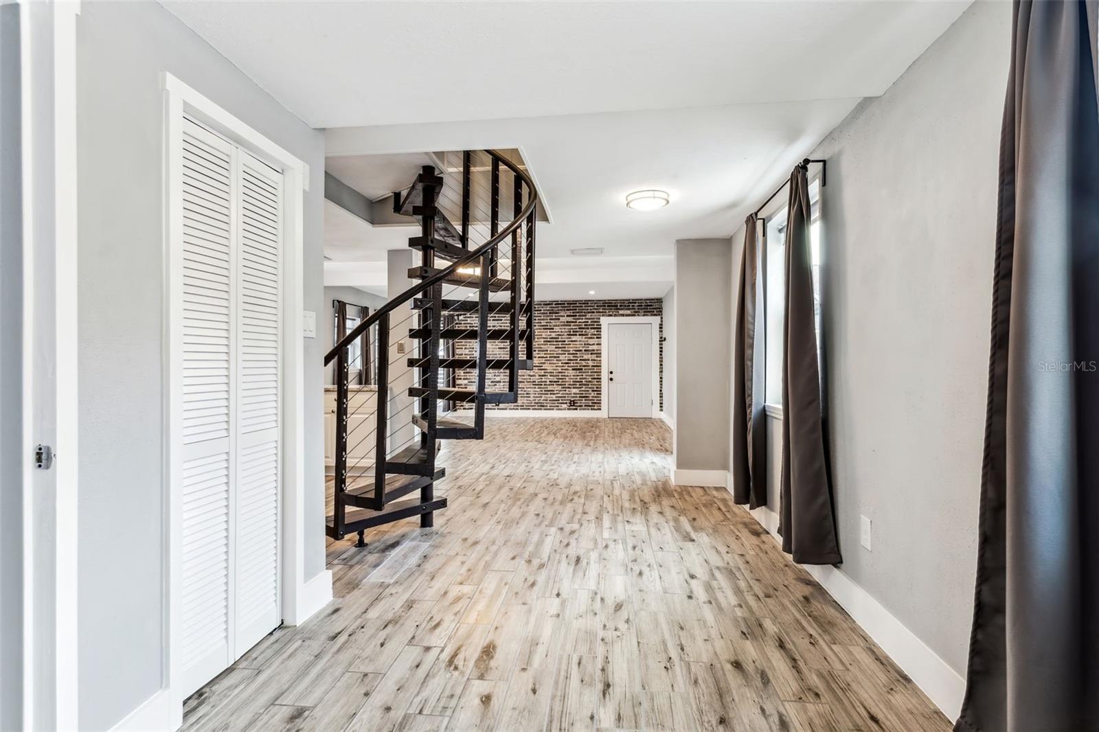 Image 13 of 25 For 1159 35th Avenue N