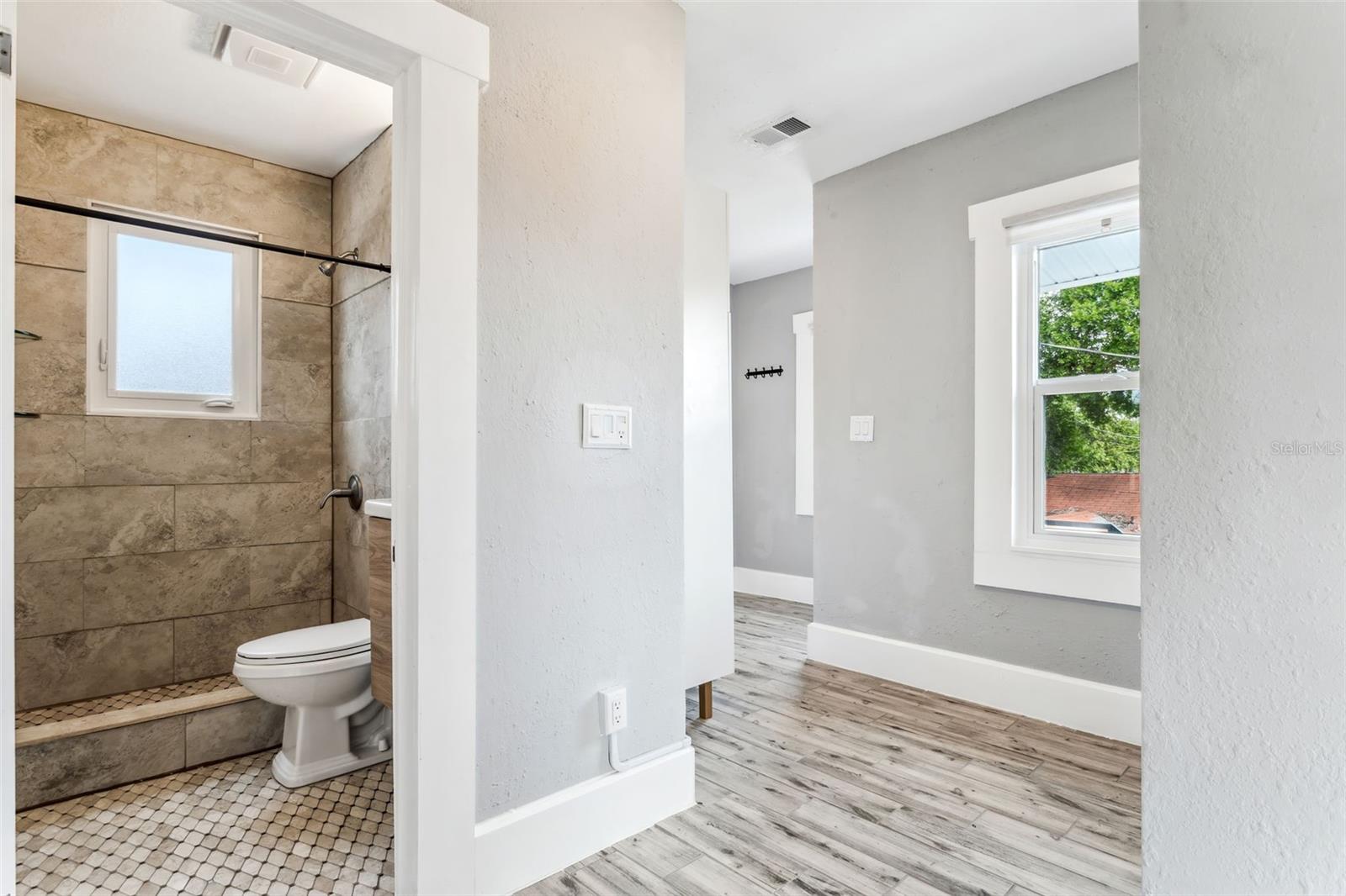 Image 16 of 25 For 1159 35th Avenue N