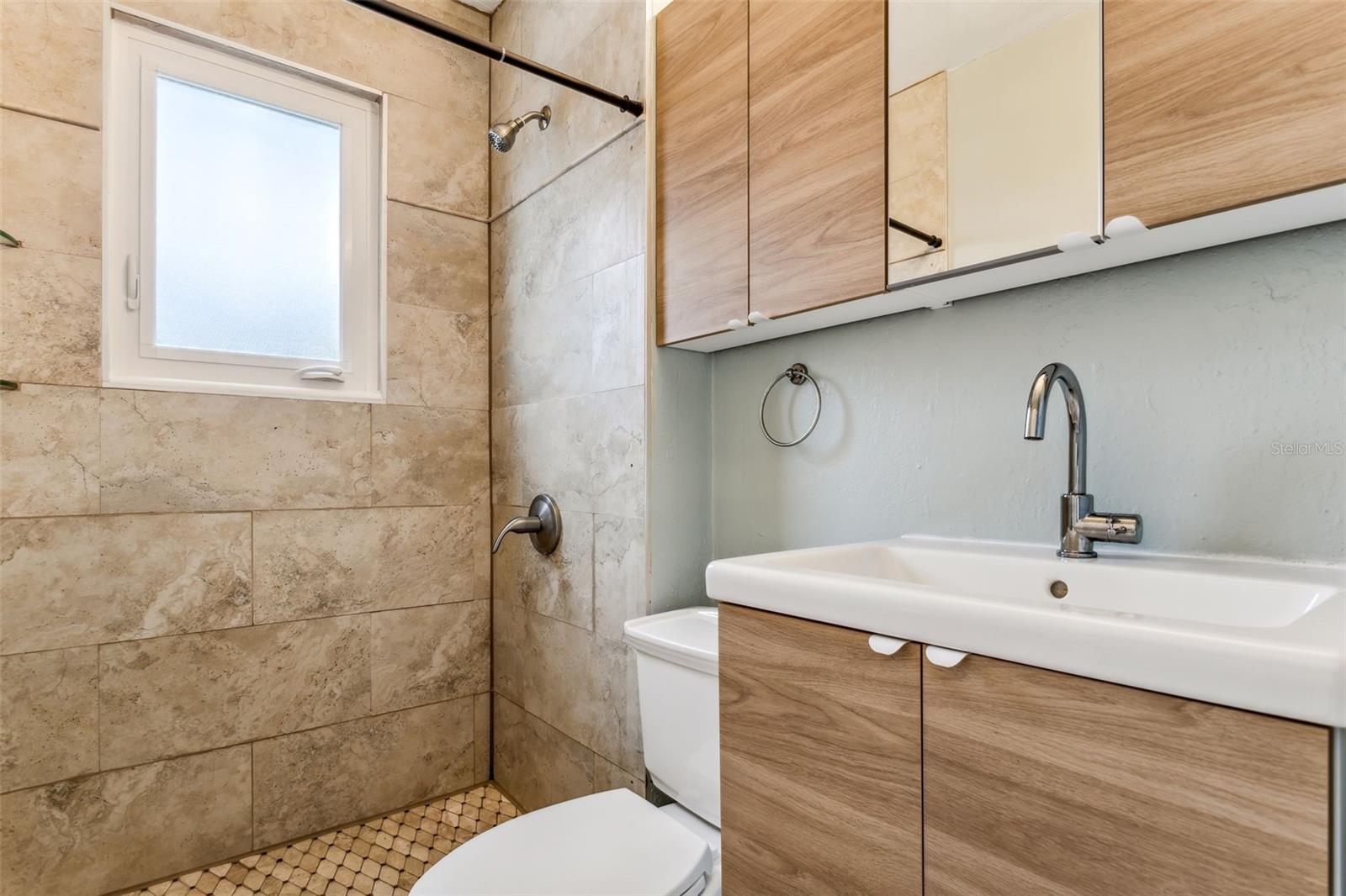 Image 21 of 25 For 1159 35th Avenue N