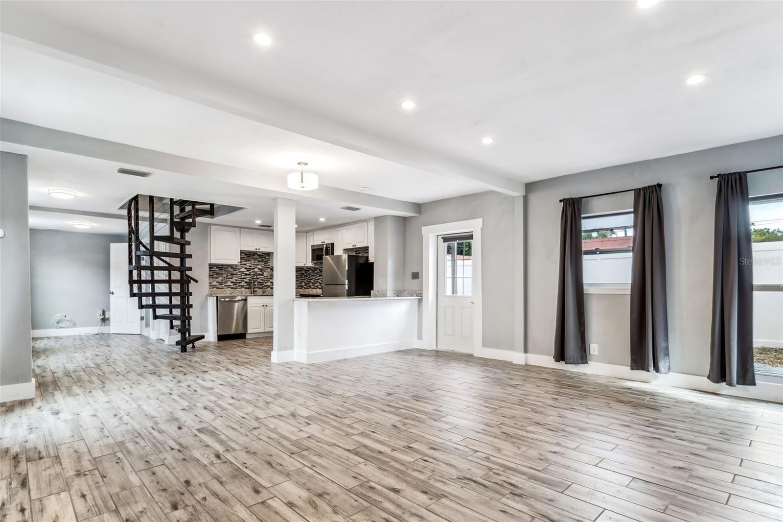 Image 6 of 25 For 1159 35th Avenue N