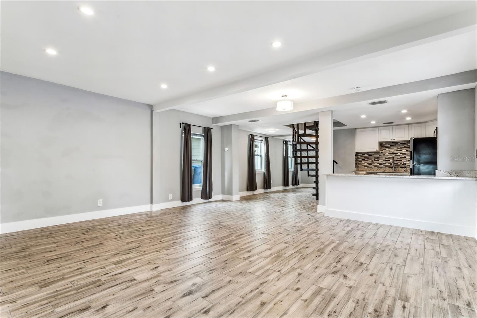 Image 7 of 25 For 1159 35th Avenue N