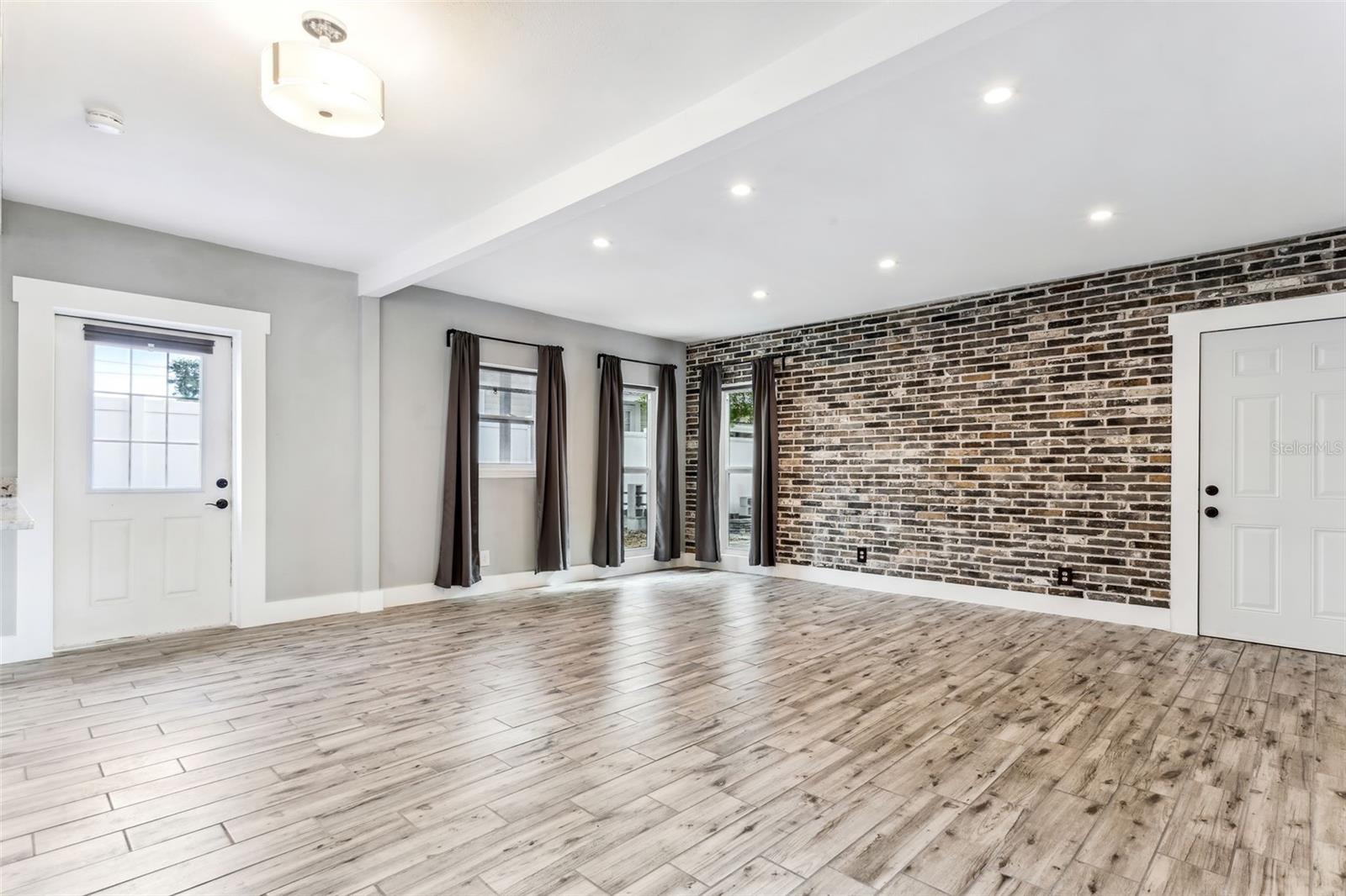 Image 8 of 25 For 1159 35th Avenue N