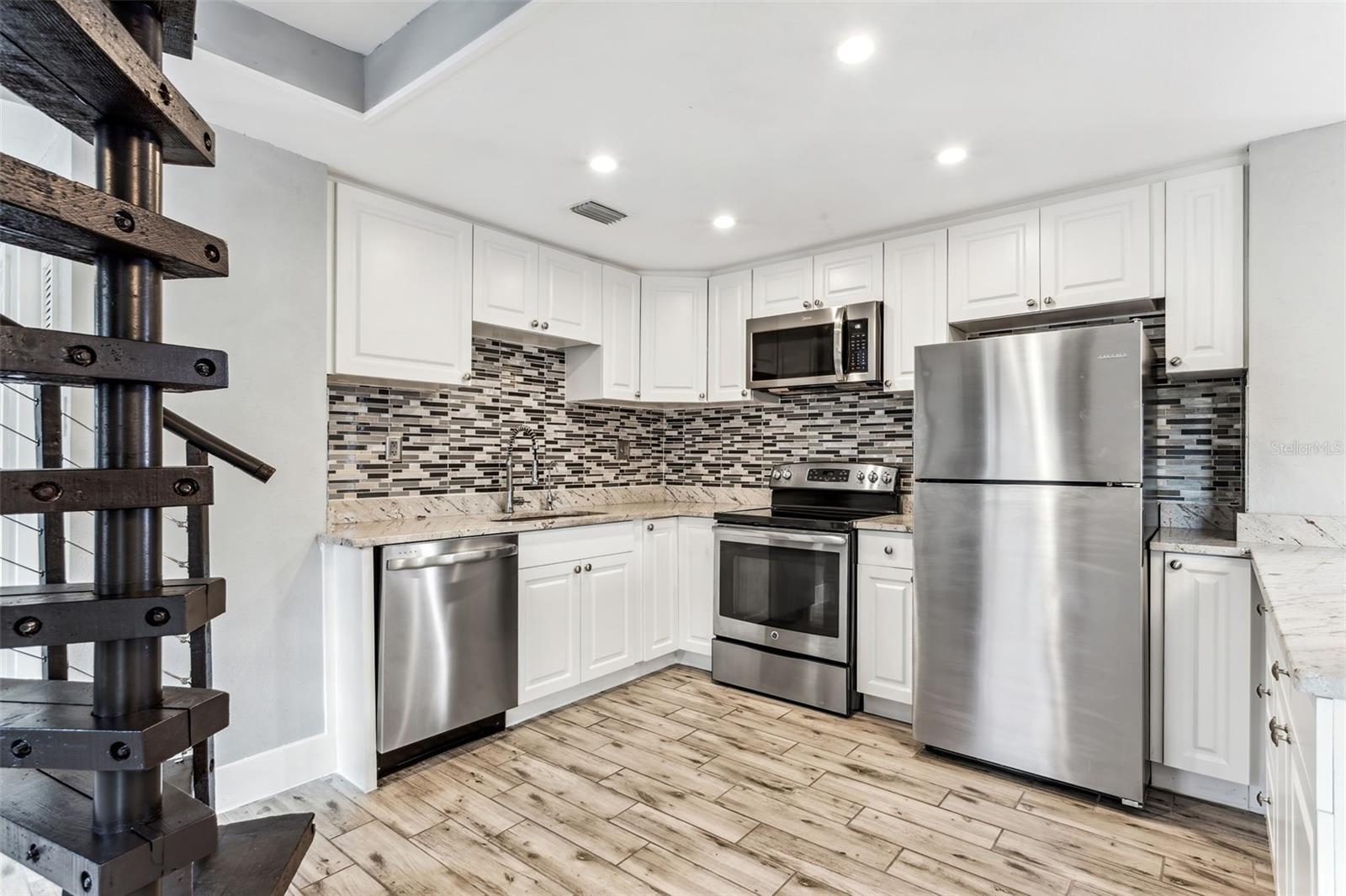 Image 9 of 25 For 1159 35th Avenue N