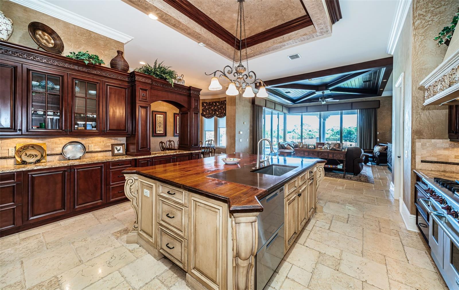 Image 15 of 90 For 9209 Silverthorn Road