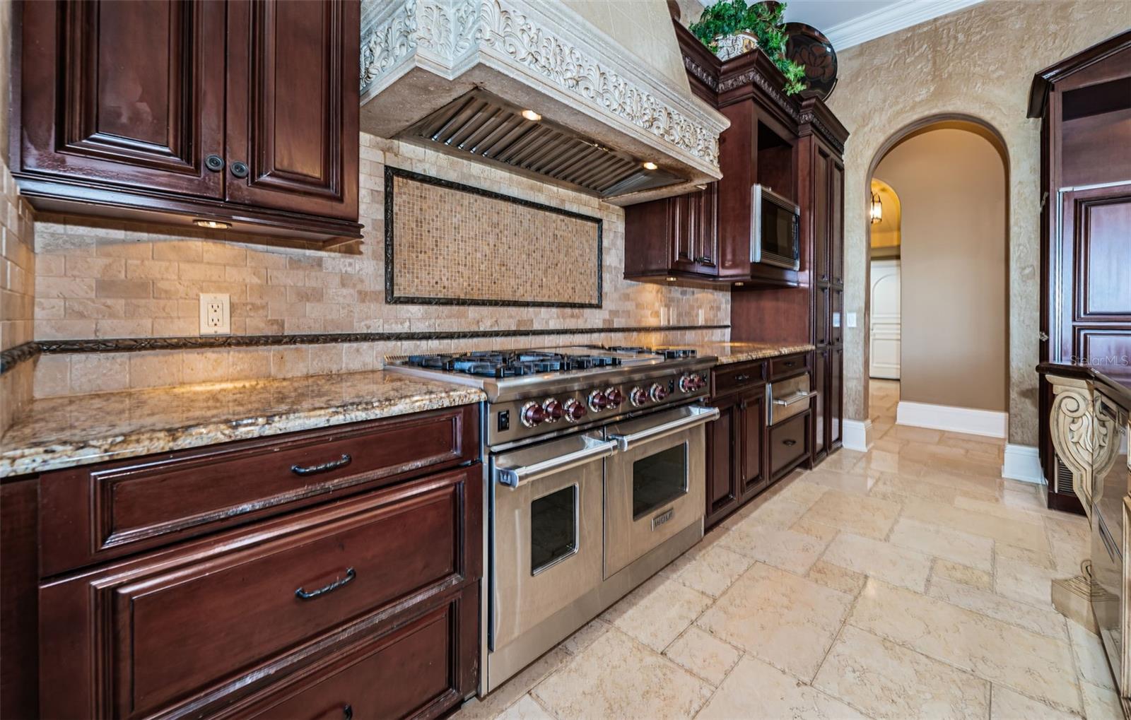 Image 16 of 90 For 9209 Silverthorn Road