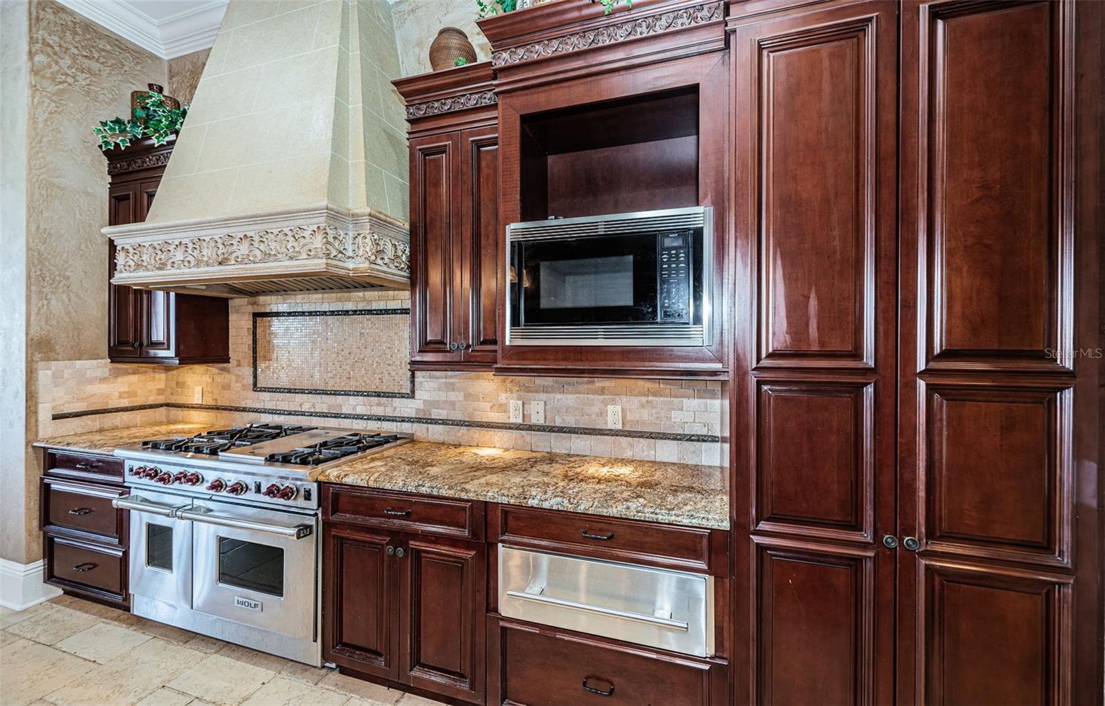 Image 18 of 90 For 9209 Silverthorn Road