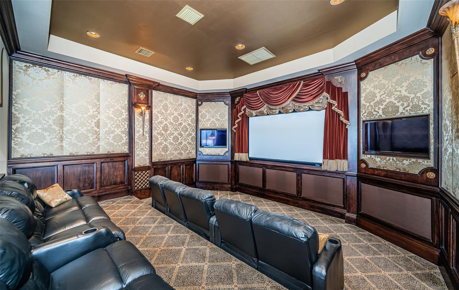 Image 28 of 90 For 9209 Silverthorn Road