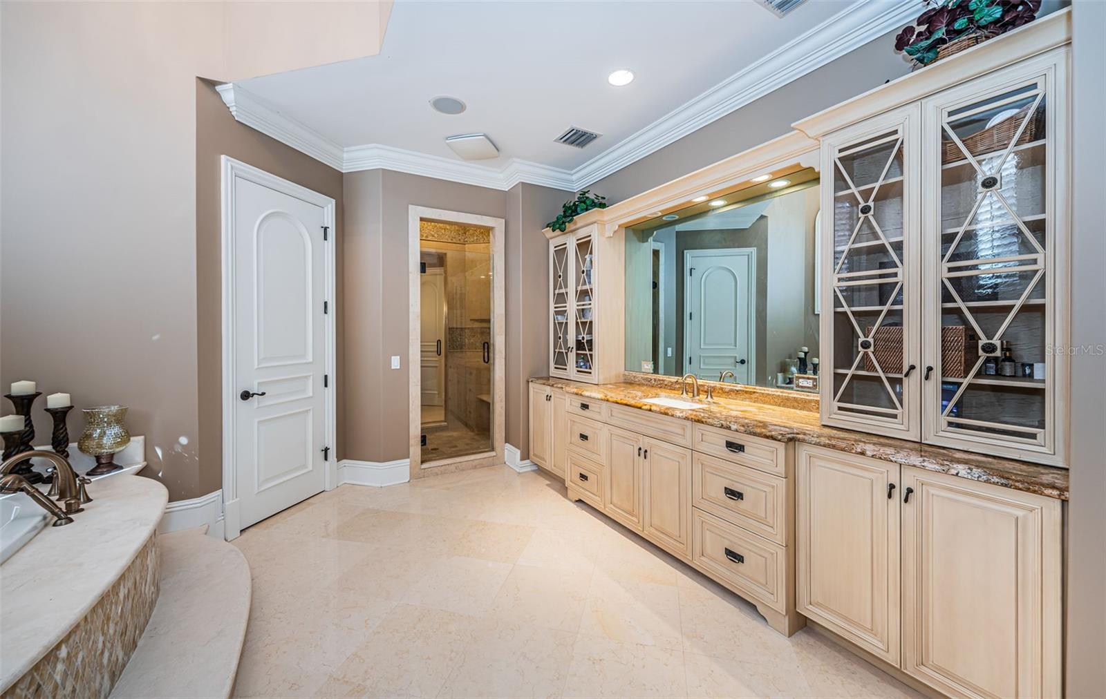 Image 49 of 90 For 9209 Silverthorn Road