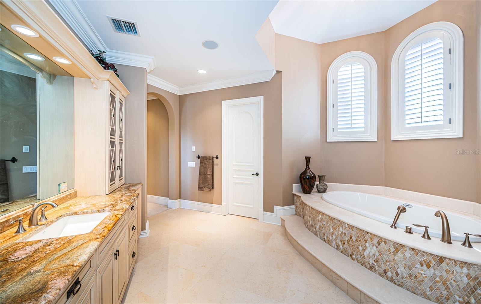 Image 52 of 90 For 9209 Silverthorn Road