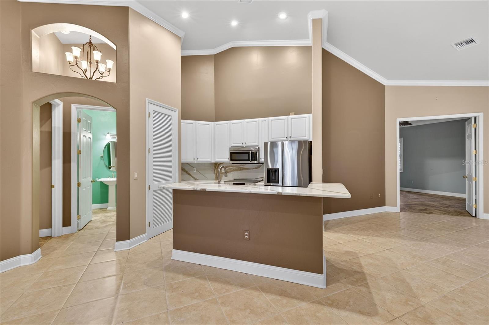 Image 16 of 45 For 15233 Cape Sable Lane