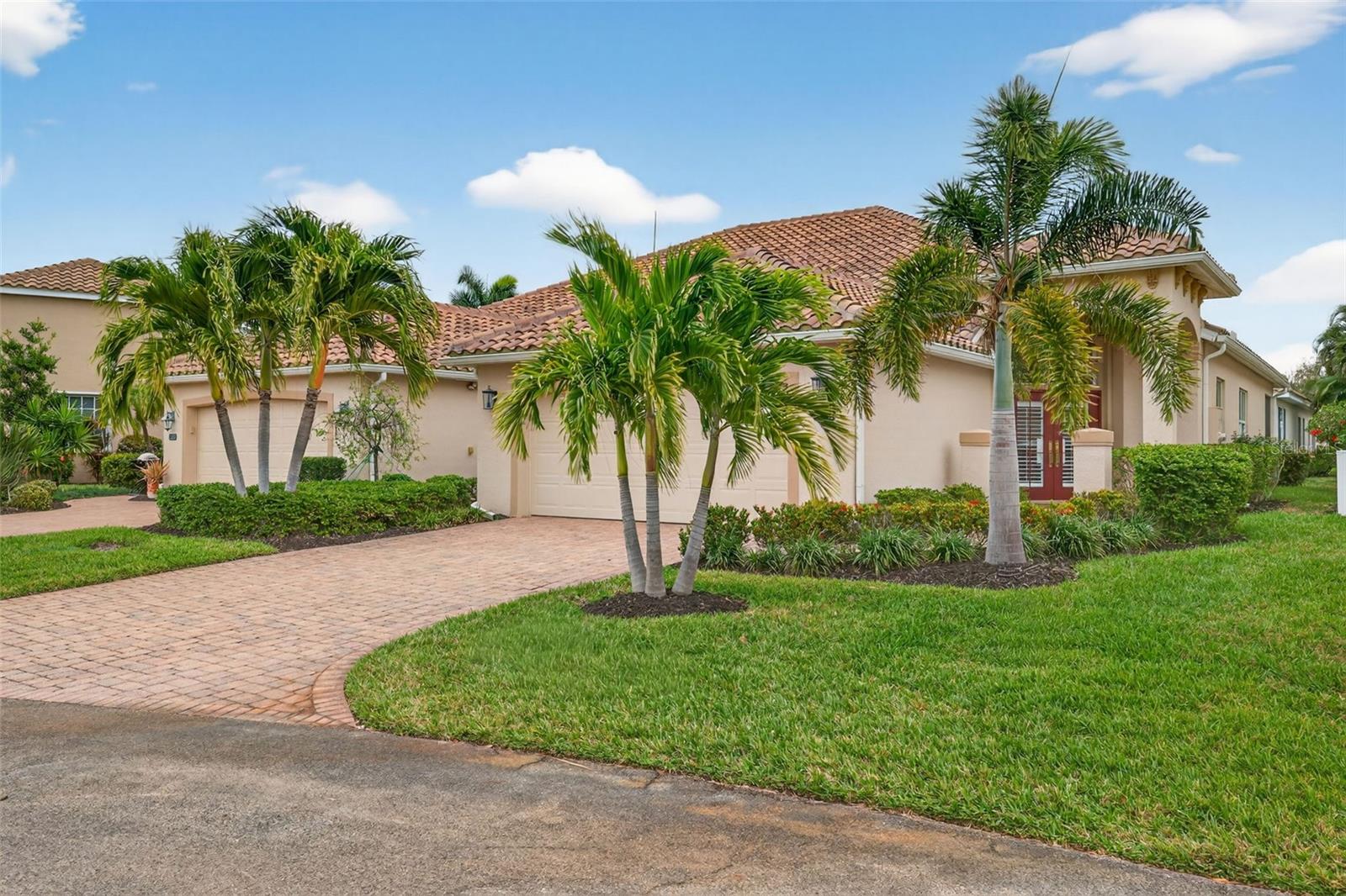 Image 4 of 45 For 15233 Cape Sable Lane