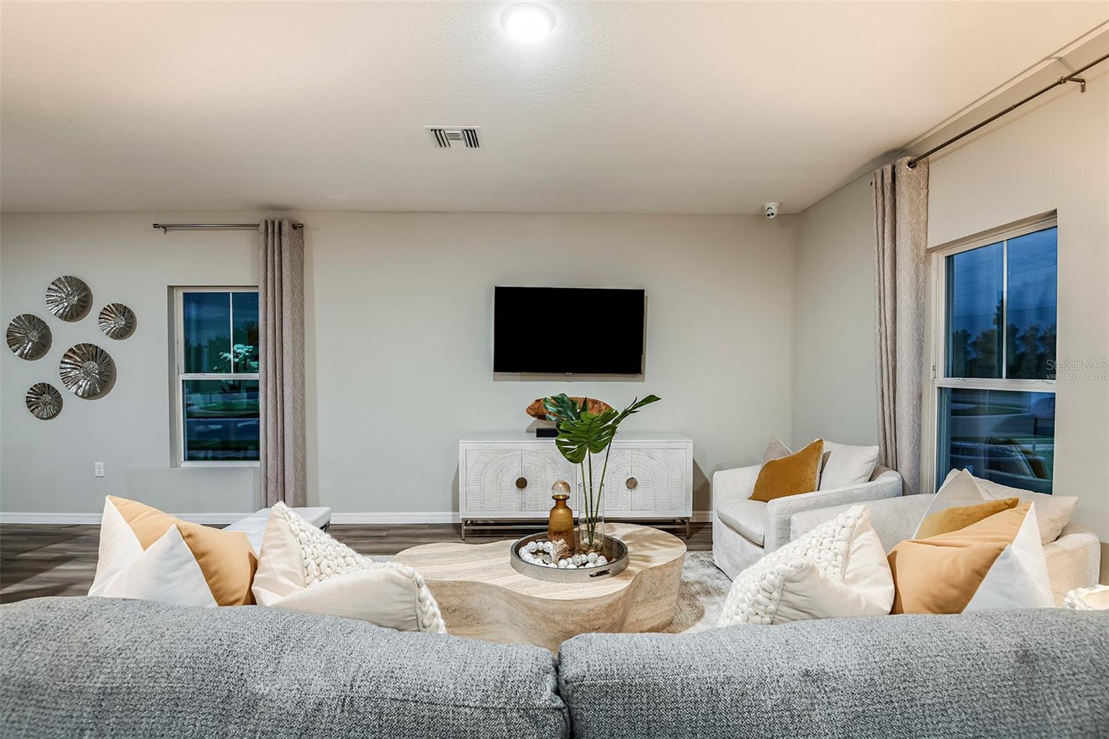 Image 25 of 34 For 5548 Taverna Loop