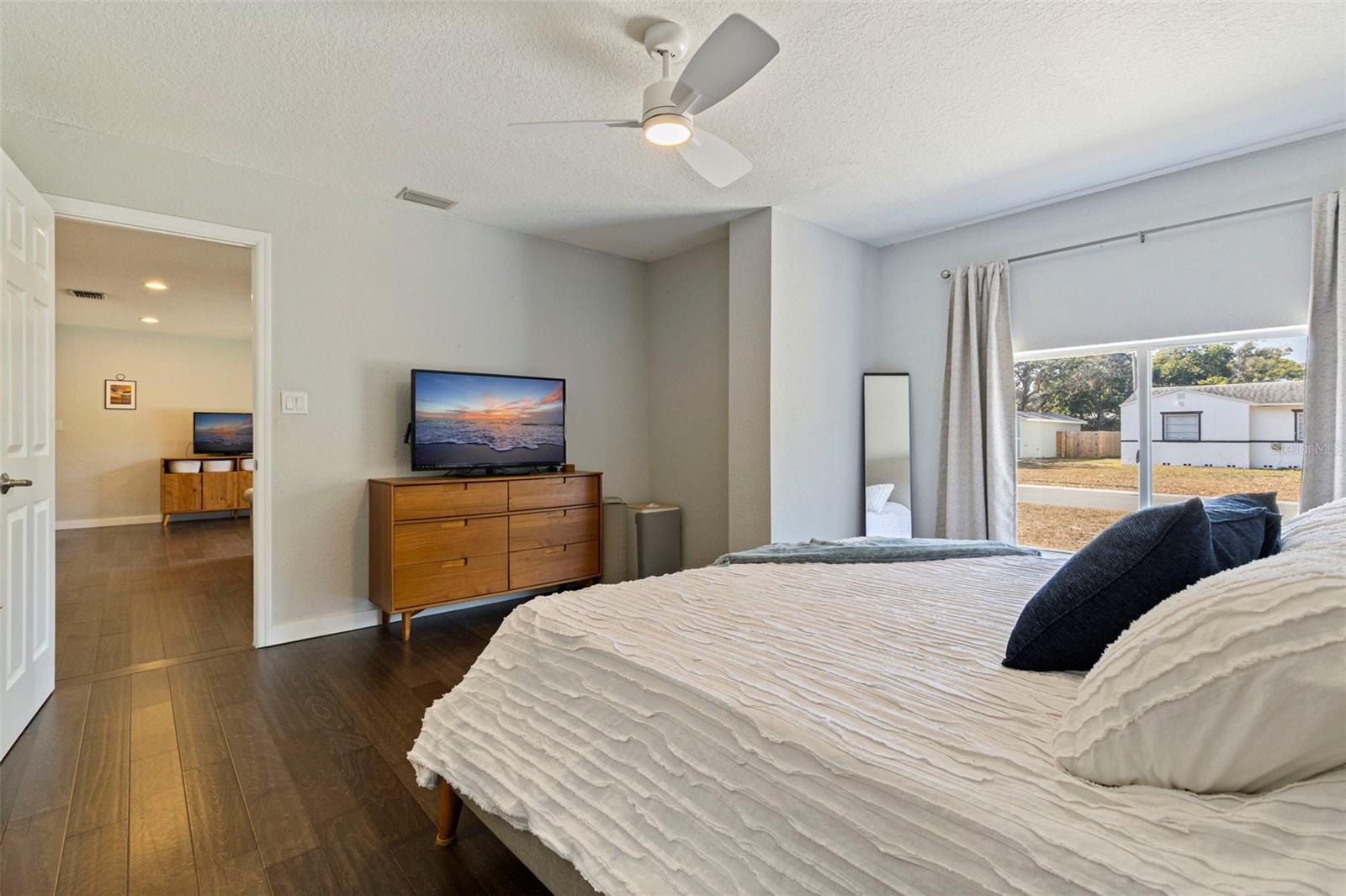 Image 14 of 30 For 3827 17th Street N