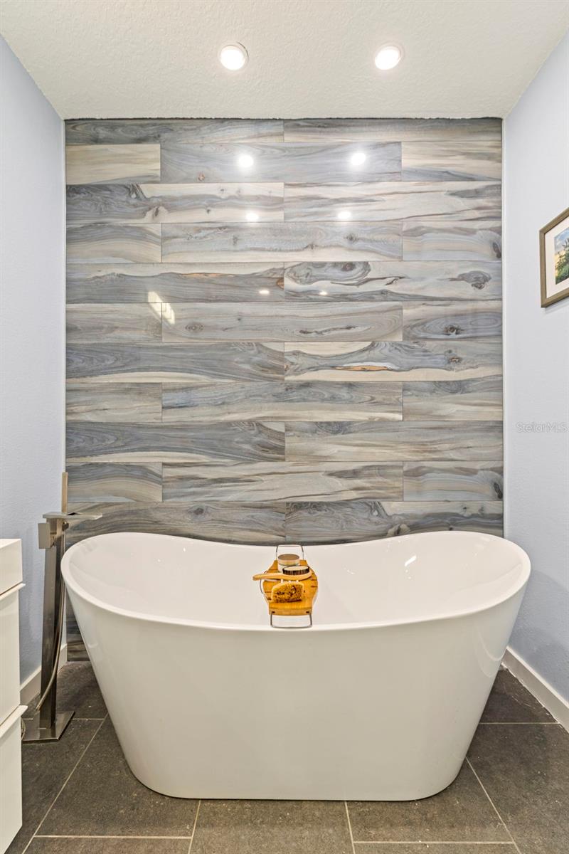 Image 17 of 30 For 3827 17th Street N