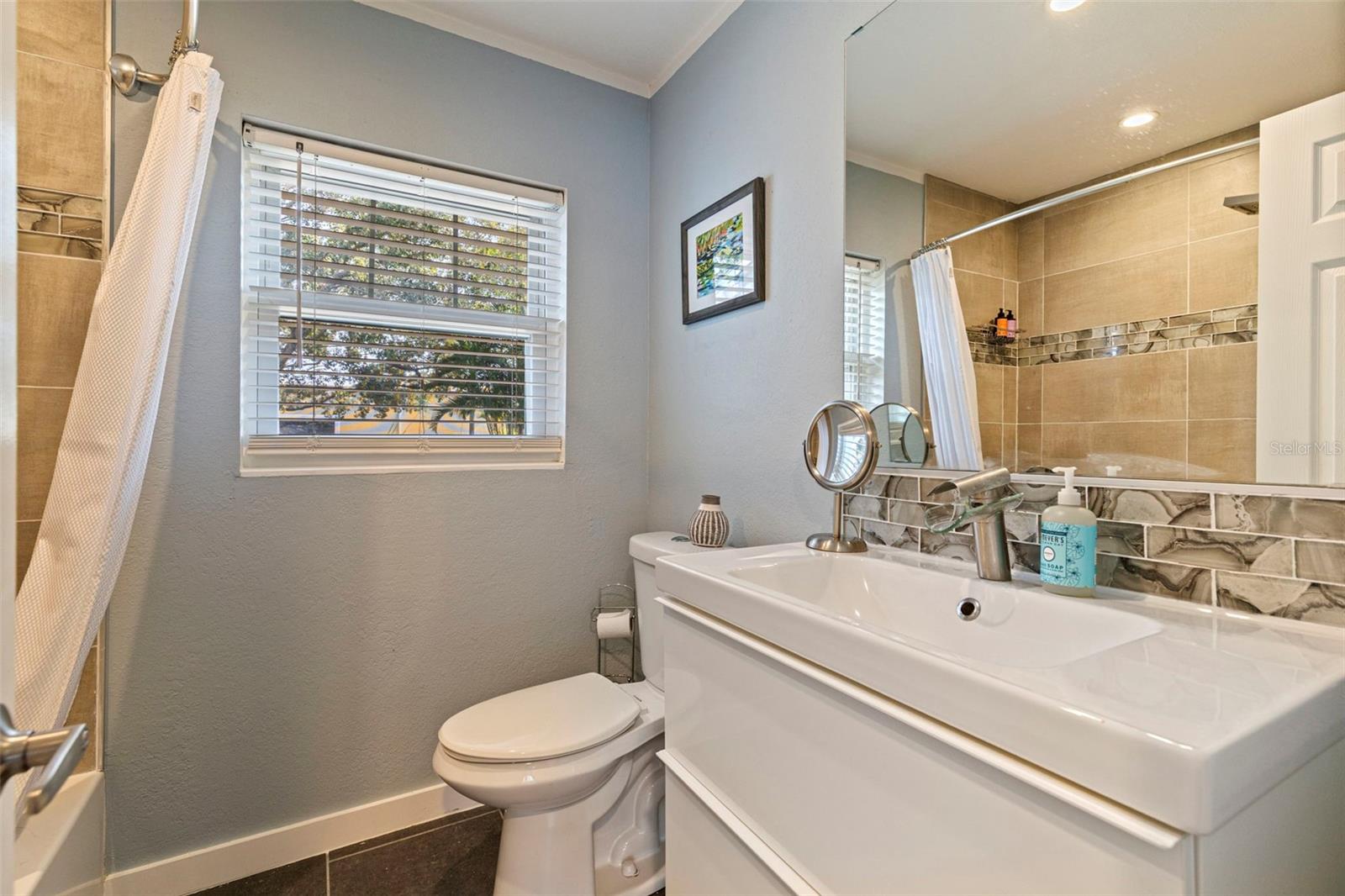 Image 22 of 30 For 3827 17th Street N